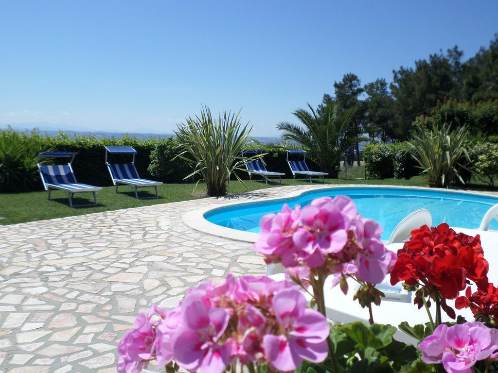 Bed And Breakfast " Il Tesoro Di Mario " Falconara Marittima Luaran gambar