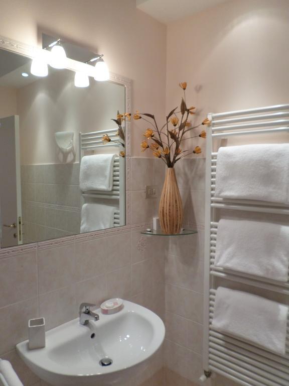Bed And Breakfast " Il Tesoro Di Mario " Falconara Marittima Luaran gambar